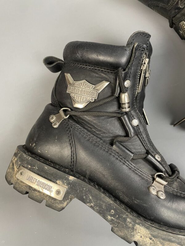 HARLEY DAVIDSON SHORT CHUNKY HARDWARE DOUBLE ZIP UP FRONT MOTORCYCLE RIDING BOOTS WITH LOGO PLAQUES