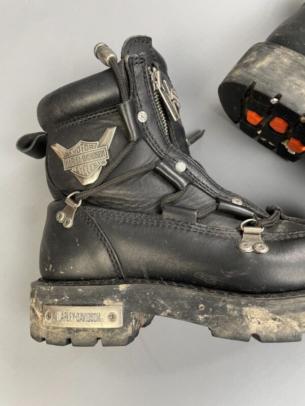 HARLEY DAVIDSON SHORT CHUNKY HARDWARE DOUBLE ZIP UP FRONT MOTORCYCLE RIDING BOOTS WITH LOGO PLAQUES