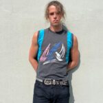 RETRO SAILING GRAPHIC SLEEVELESS T-SHIRT W/ COLORBLOCK PANELS