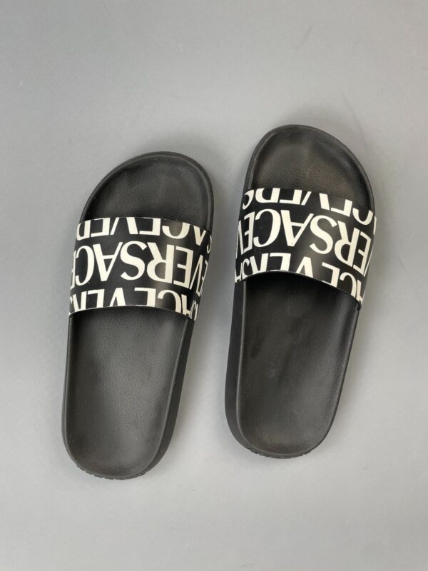 RUBBER LOGO SLIDES SANDALS