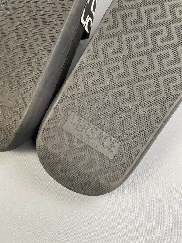 RUBBER LOGO SLIDES SANDALS