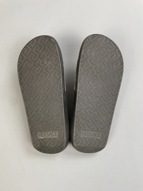 RUBBER LOGO SLIDES SANDALS