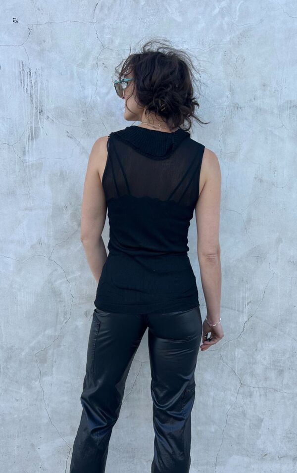 GORGEOUS! Y2K SHEER KNIT RUFFLE V-NECK SLEEVELESS BLOUSE