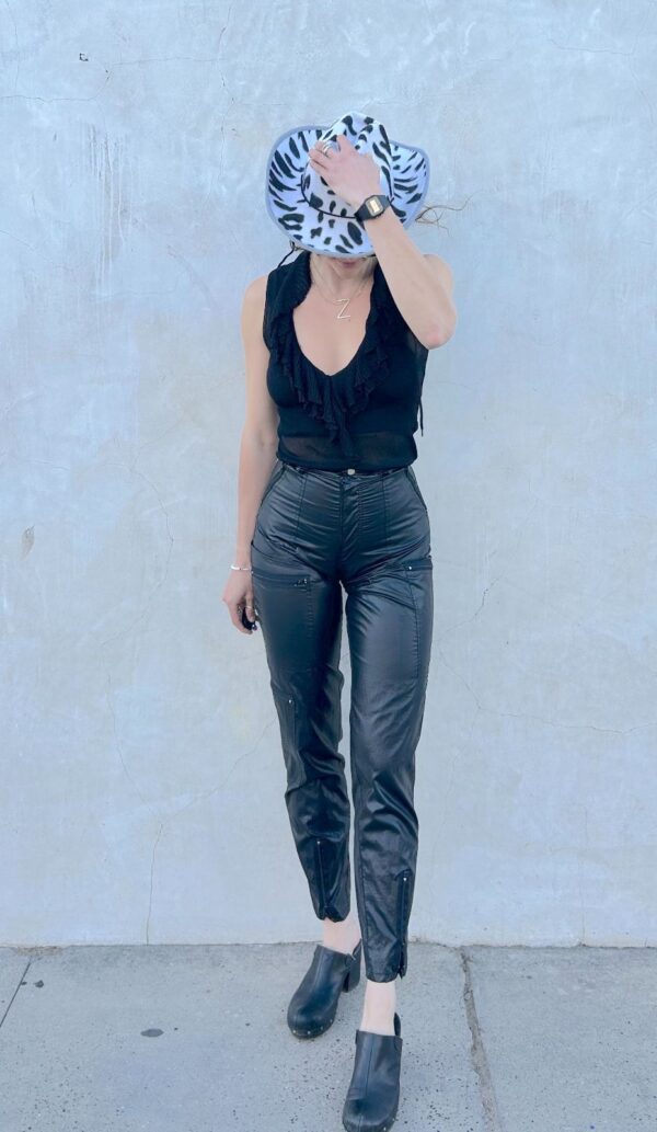 GORGEOUS! Y2K SHEER KNIT RUFFLE V-NECK SLEEVELESS BLOUSE