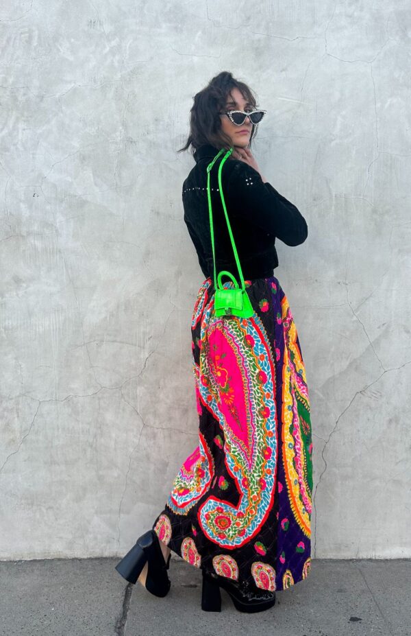 *DEADSTOCK* BRIGHT! 1960S-70S QUILTED PSYCHEDELIC NEON PAISLEY DESIGN MAXI SKIRT VELVET WAIST