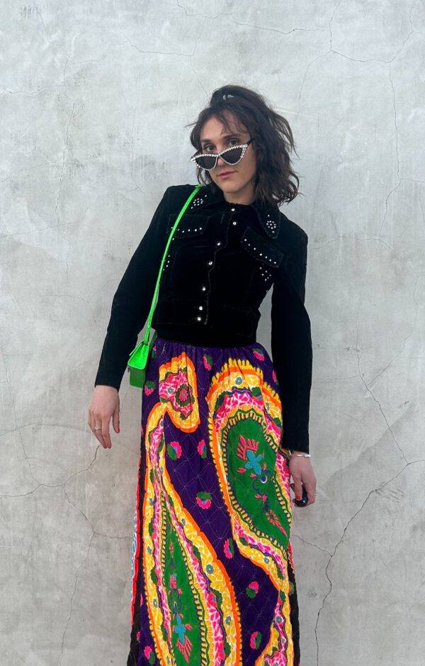FUCKING KILLER! 1960S RHINESTONE STUDDED CROPPED VELVET JACKET ROUNDED COLLAR UNIQUE RHINESTONE BUTTONS