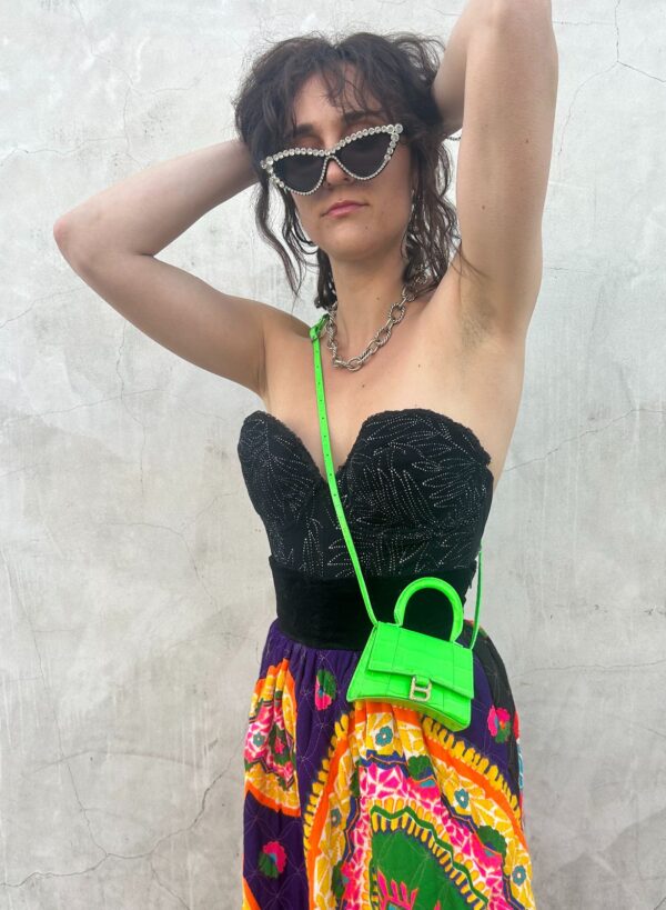 AMAZING! RHINESTONE CAT EYE SUNGLASSES