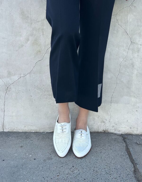 POINTED TOE PERFORATED LEATHER WEAVE LACE UP OXFORD SHOES WHITE LACES