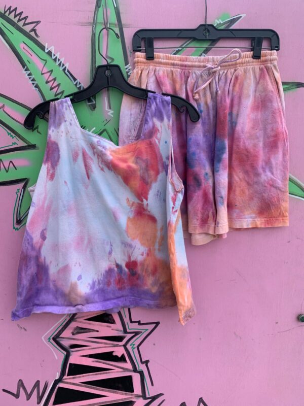 TIE DYE TWO PIECE COTTON ATHLETIC SHORTS TOP SET