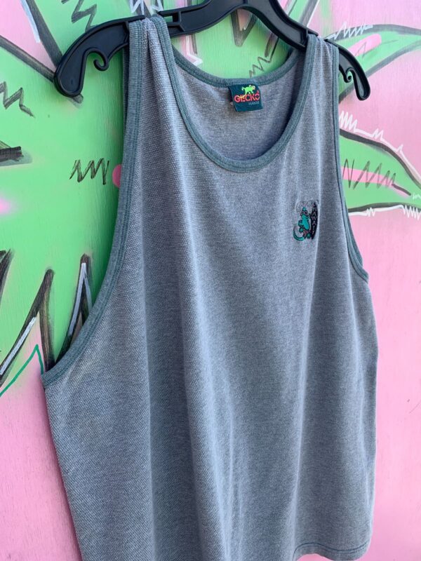 1990S EMBROIDERED GECKO HAWAII TEXTURED RINGER TANK TOP
