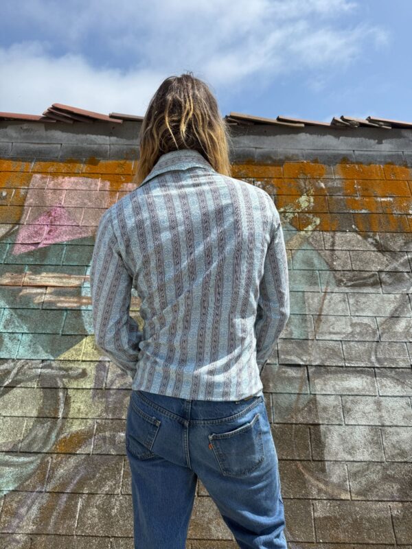 AWESOME 1960S ROCK N ROLL HIPPY VERTICAL STRIPED ORNATE MOORISH DESIGN LONG SLEEVE BUTTON DOWN SHIRT DAGGER COLLAR