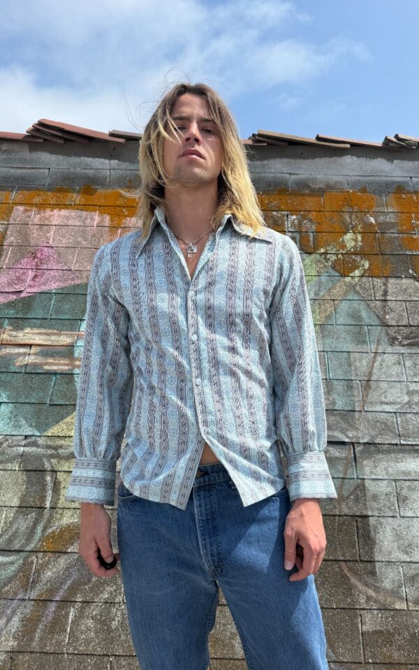 AWESOME 1960S ROCK N ROLL HIPPY VERTICAL STRIPED ORNATE MOORISH DESIGN LONG SLEEVE BUTTON DOWN SHIRT DAGGER COLLAR