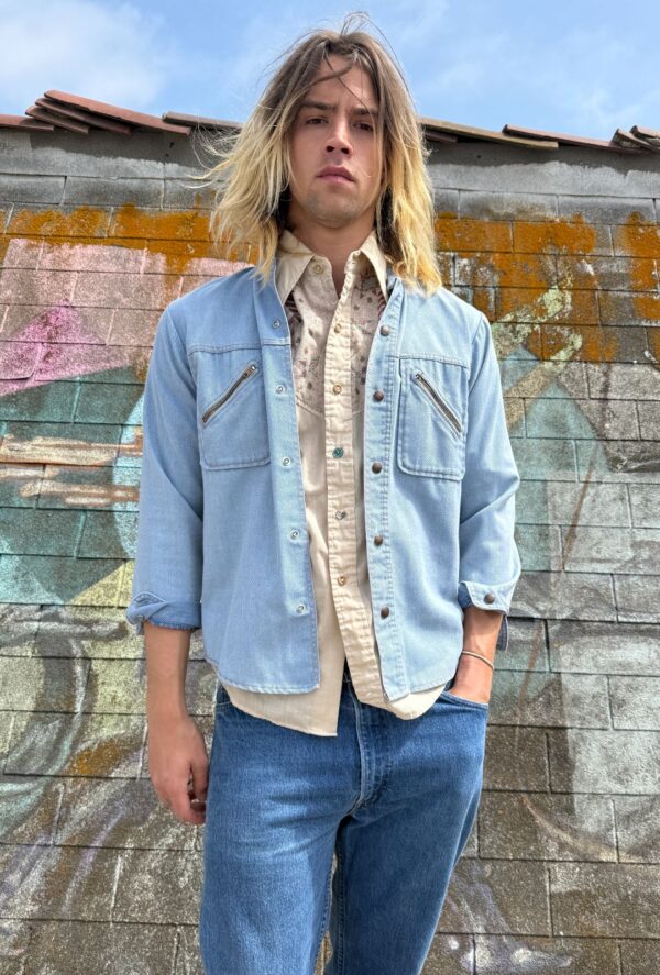 1960S-70S LIGHT WASH DENIM JACKET ANGLED ZIPPER POCKETS COPPER SNAP BUTTONS
