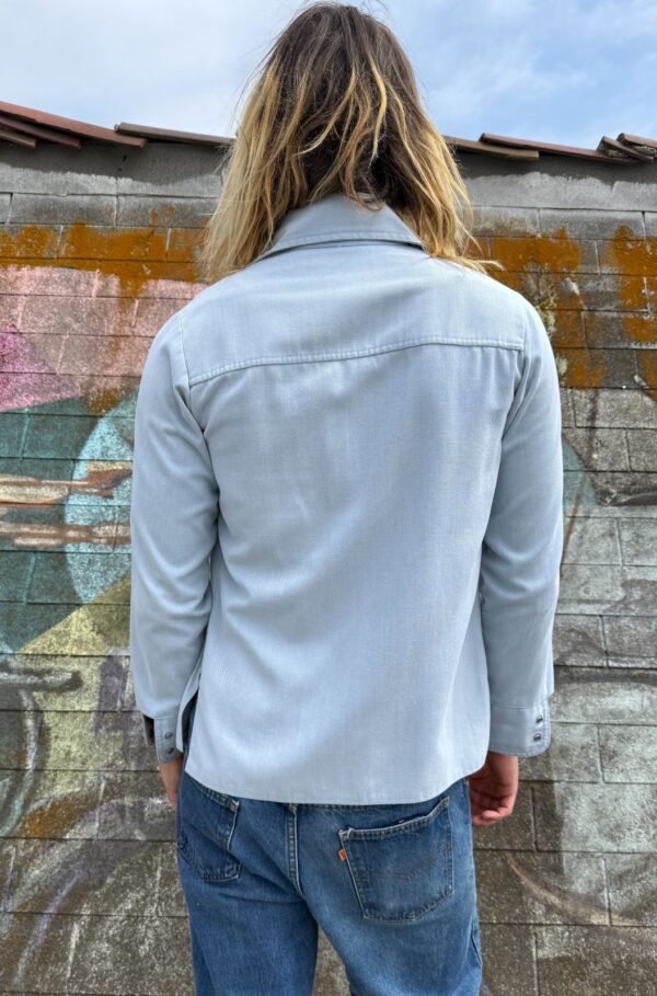 NICE! 1970S LIGHT WASH LIGHTWEIGHT CHAMBRAY DENIM SNAP BUTTON SHIRT / JACKET