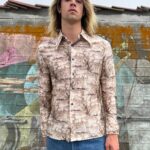 SILKY 1970S ORIENTAL LANDSCAPE ILLUSTRATION LONG SLEEVE BUTTON DOWN DISCO SHIRT
