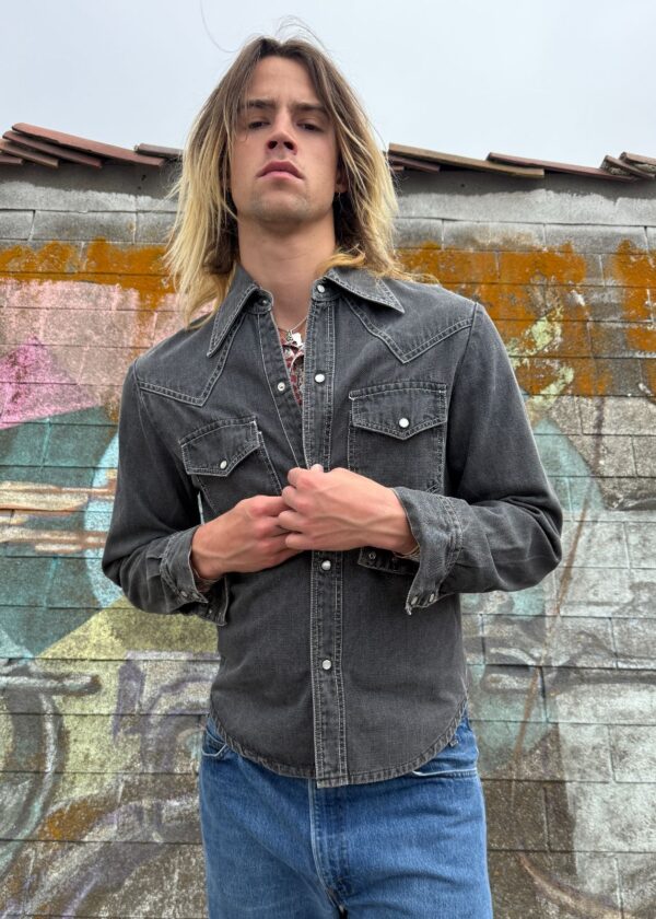 COOL FADED BLACK DENIM PEARL SNAP SHIRT WHITE CONTRAST STITCHING