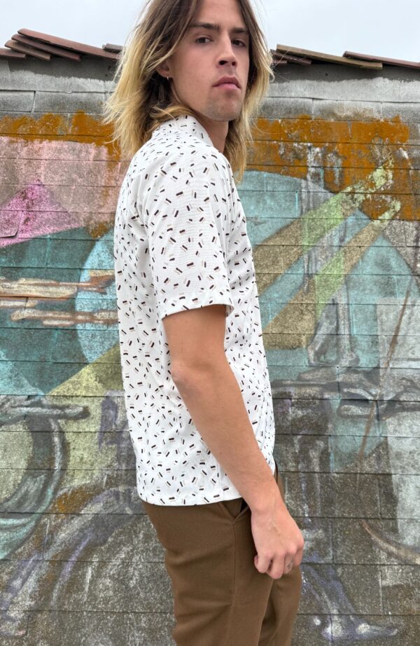 COOL! DOUBLE DASH PRINT SHORT SLEEVE QUARTER BUTTON POCKET SHIRT