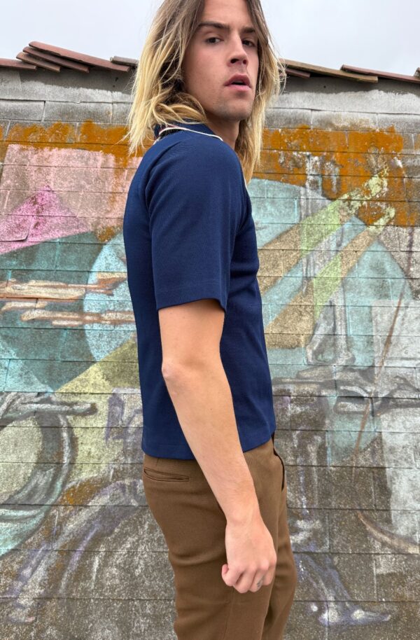 KILLER! 1960S SOLID QUARTER BUTTON NYLON KNIT POCKET POLO SHIRT STRIPED COLLAR & PLACKET