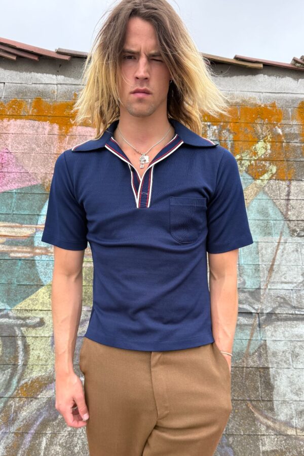 KILLER! 1960S SOLID QUARTER BUTTON NYLON KNIT POCKET POLO SHIRT STRIPED COLLAR & PLACKET