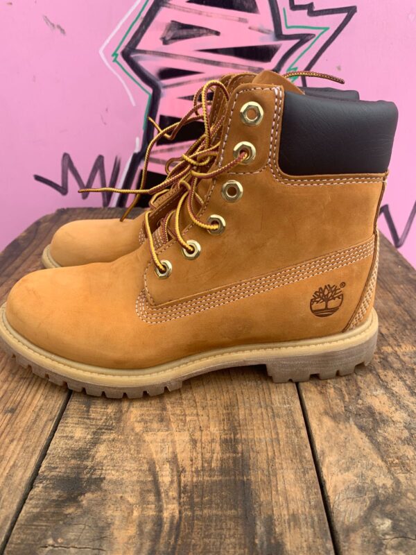 CLASSIC BRUSHED LEATHER LACE UP TIMBERLAND HIKING BOOTS