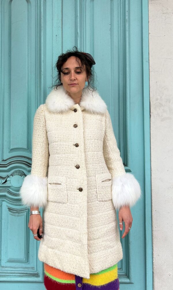 1960S MOD TWEED COAT FUR COLLAR & CUFFS, PLEATED SILK LINING