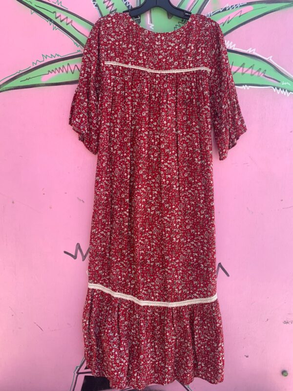 RED FLORAL PRINT PRAIRIE STYLE MIDI DRESS WHITE LACE ACCENTS AND FRINGE TASSELS