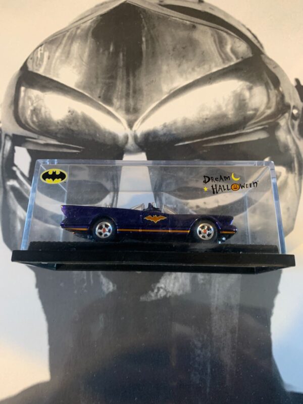 AS-IS 2008 HOT WHEELS DREAM HALLOWEEN \'66 CLASSIC TV SERIES BATMOBILE AIDS CHARITY