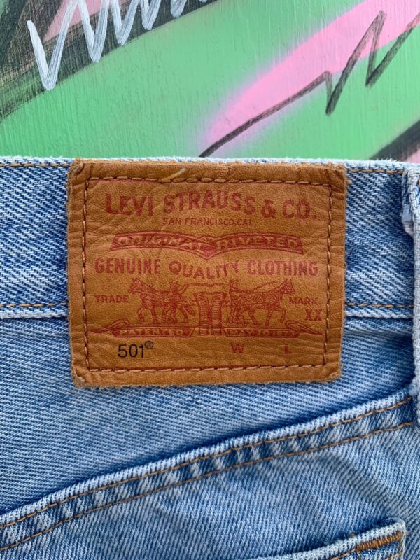 SUPER SHORT! LIGHT WASH LEVIS 501 RIPPED UP DENIM CUTOFF SHORTS