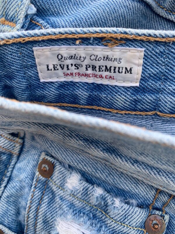 SUPER SHORT! LIGHT WASH LEVIS 501 RIPPED UP DENIM CUTOFF SHORTS