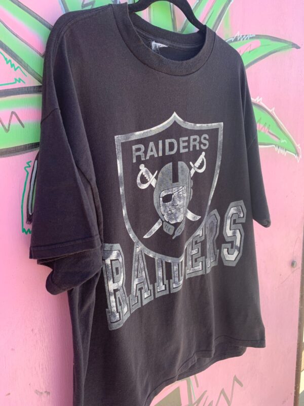 BOXY Y2K COOL FADED LOGO LOS ANGELES RAIDERS T-SHIRT