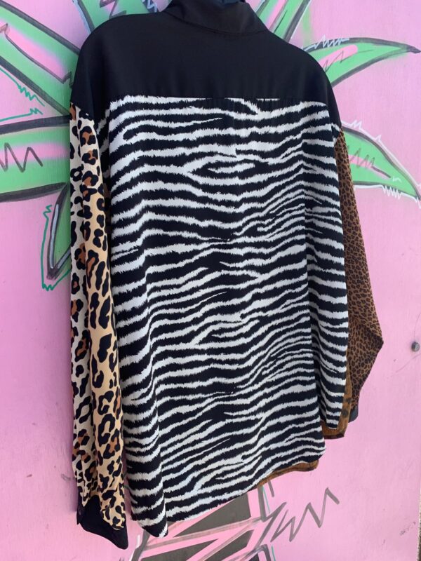 COOL! 1990S MIXED ANIMAL PRINT LONG SLEEVE BUTTON DOWN BLOUSE