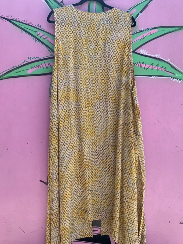 PRINTED RAYON TIE DYE SLEEVELESS BUTTON FRONT HIPPY DRESS OVERSIZED COCONUT BUTTONS