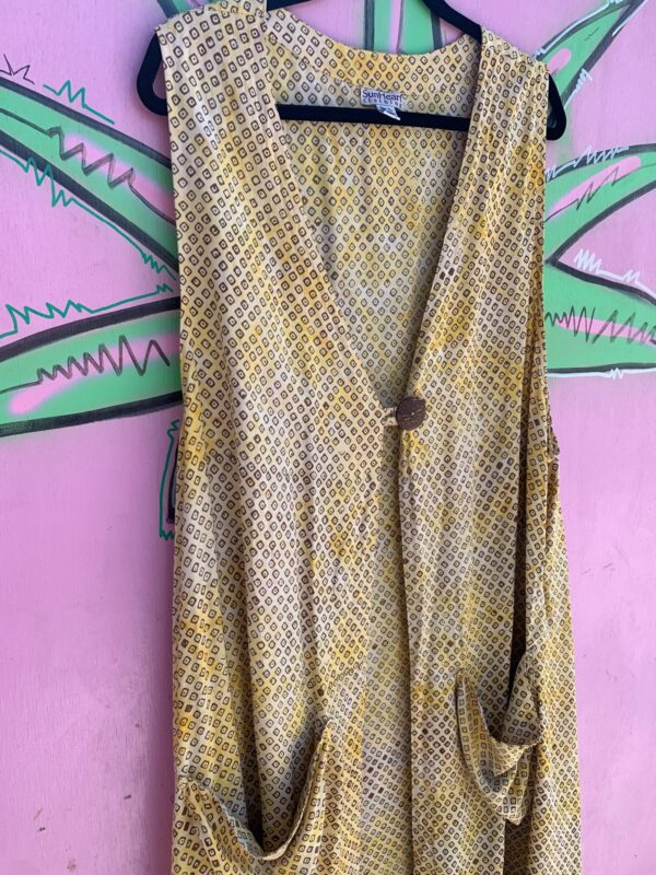 PRINTED RAYON TIE DYE SLEEVELESS BUTTON FRONT HIPPY DRESS OVERSIZED COCONUT BUTTONS