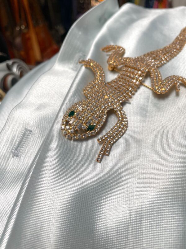 RHINESTONE ARTICULATED GECKO OVER SHOULDER BROOCH