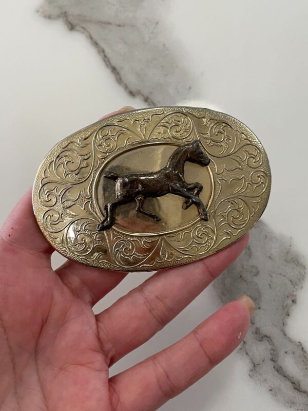 2-TONE ORNATE DESIGN GALLOPING HORSE BELT BUCKLE