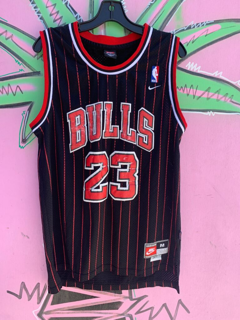*AS-IS* 1990S THRASHED CHICAGO BULLS BASKETBALL JERSEY #23 JORDAN