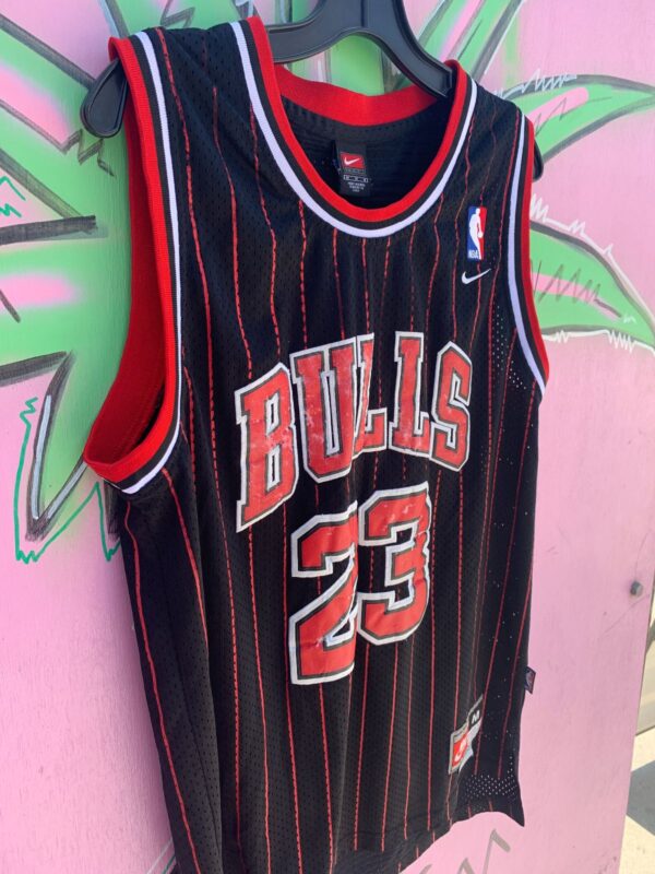 *AS-IS* 1990S THRASHED CHICAGO BULLS BASKETBALL JERSEY #23 JORDAN
