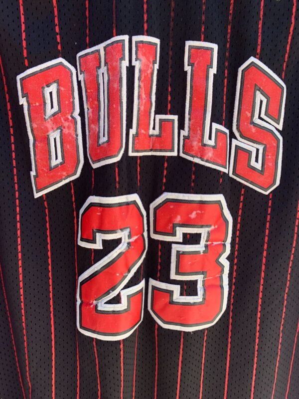 *AS-IS* 1990S THRASHED CHICAGO BULLS BASKETBALL JERSEY #23 JORDAN