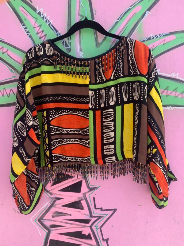BRIGHT! SO CUTE! 1990S MULTI-COLORED ETHNIC PRINT CROPPED LS BLOUSE BEADED TRIM
