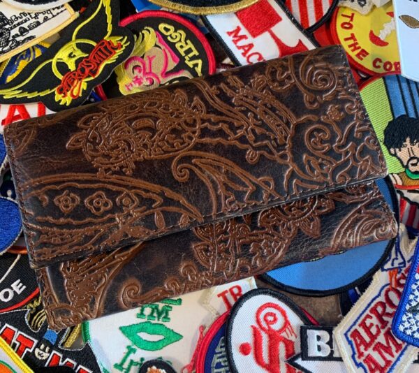 EMBOSSED PAISLEY DESIGN MULTI FOLD COMPARTMENT WALLET