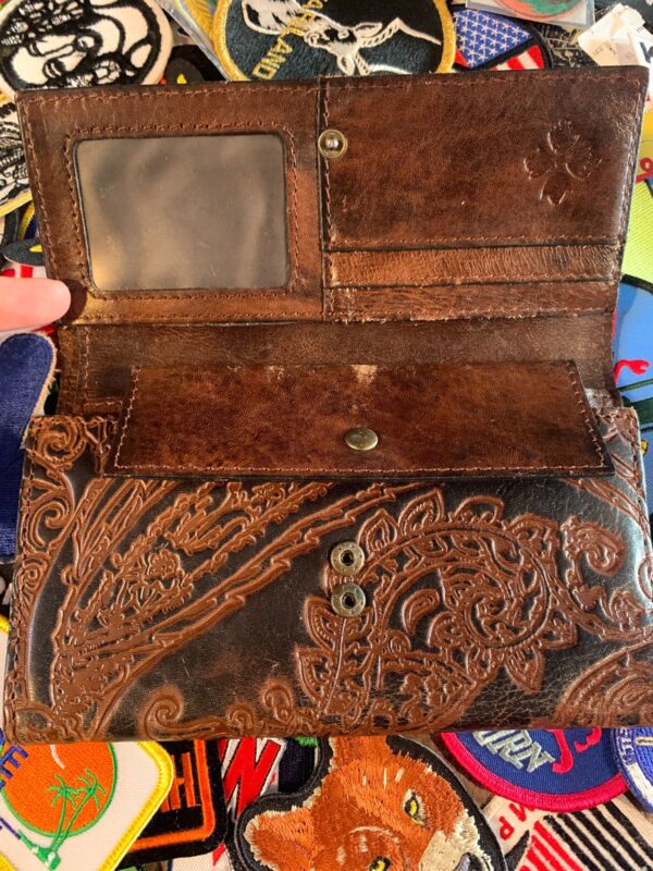 EMBOSSED PAISLEY DESIGN MULTI FOLD COMPARTMENT WALLET