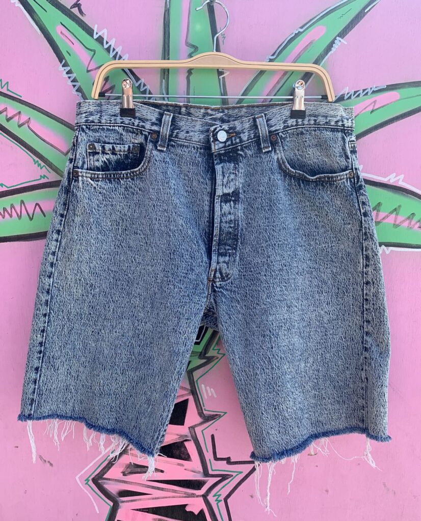 *AS-IS* 1980S LEVIS 501 ACID WASH CUT OFF DENIM SHORTS LONGER CUT