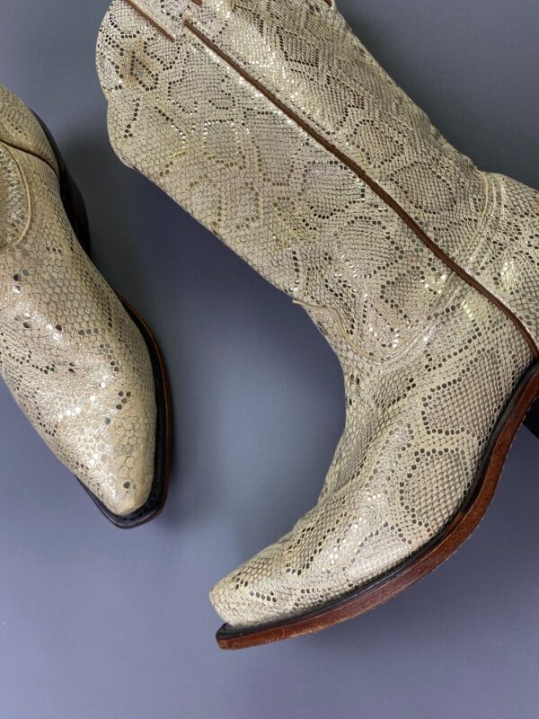 WOW! MADE IN CANADA SILVER SNAKESKIN PRINT CREME LEATHER COWBOY BOOTS