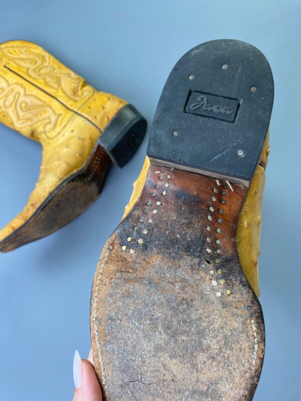 *AS-IS* MADE IN MEXICO BUTTERSCOTCH OSTRICH PANEL EMBROIDERED COWBOY BOOTS
