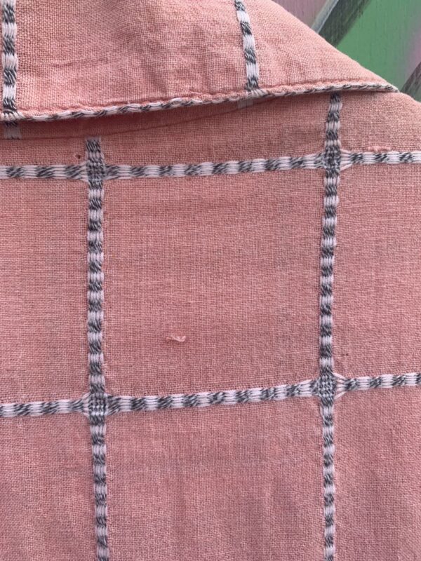 NICE! 1990S MADE IN USA 100% COTTON RAISED CHECKER WEAVE COTTON SHORT SLEEVE SHIRT