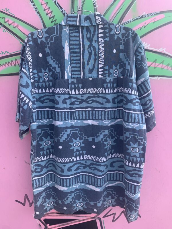 1990S 100% COTTON HAWAIIAN SHADES OF BLUE RAMIE BLEND SHORT SLEEVE BUTTON UP SHIRT