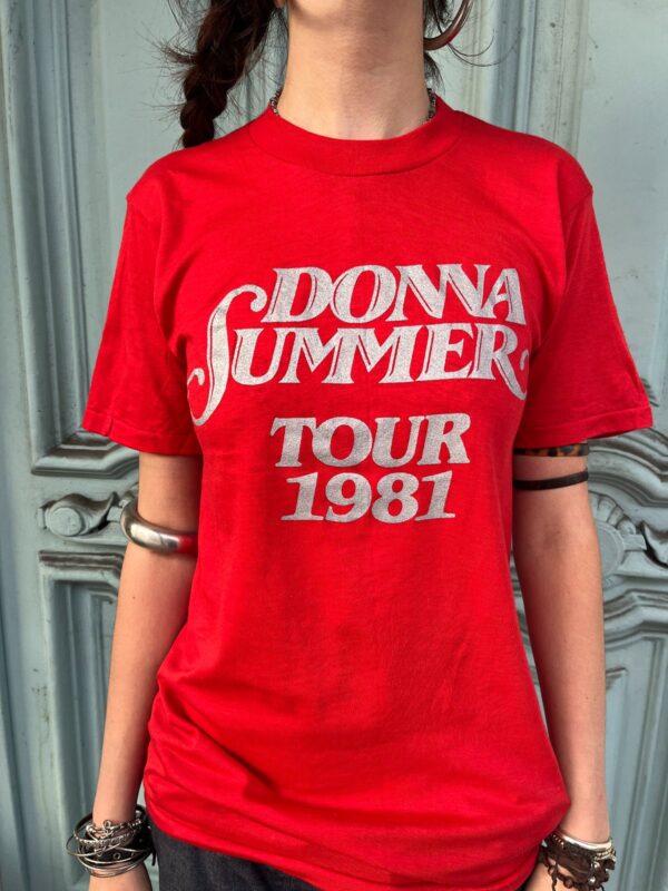 DEADSTOCK DONNA SUMMER METALLIC SILVER 1981 SUMMER IS BACK TOUR MERCH TSHIRT