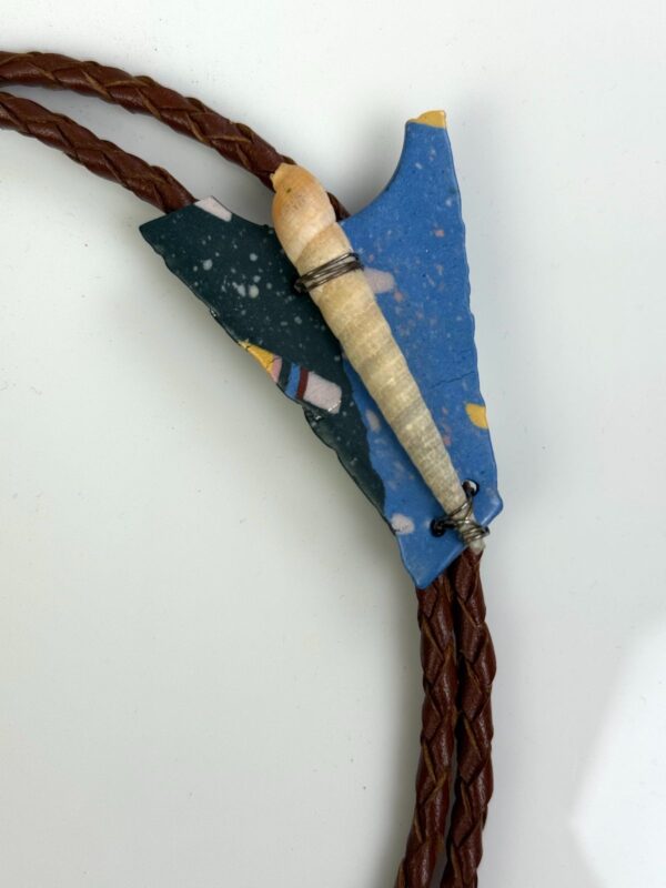 FUNKY! 1980S ARTSY SHELL & INLAY TERRAZZO BOLO TIE, BROWN LEATHER BRAIDED CORD, 925 STERLING TIPS