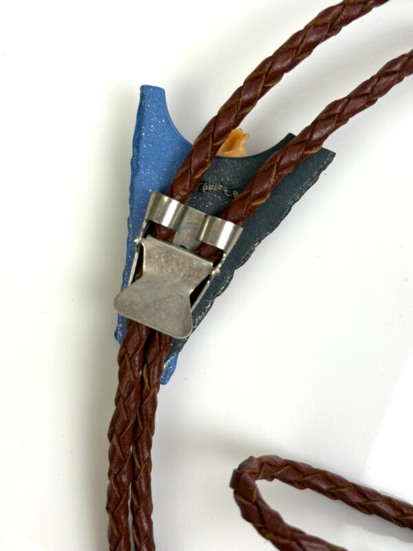 FUNKY! 1980S ARTSY SHELL & INLAY TERRAZZO BOLO TIE, BROWN LEATHER BRAIDED CORD, 925 STERLING TIPS