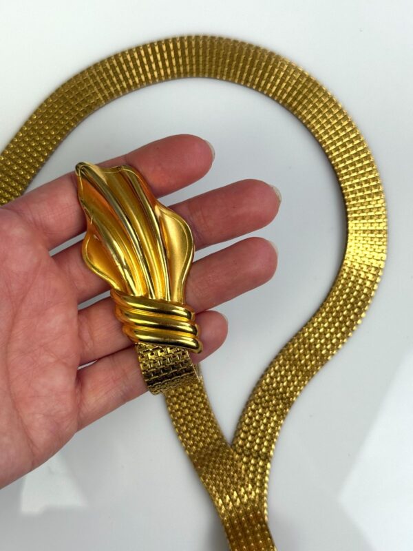 1980S TIGHT SQUARED LINK CHAIN BELT WITH OVERSIZED BUCKLE